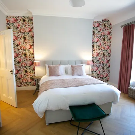 No 1 St George's Terrace. Ferienhaus Carrick on Shannon