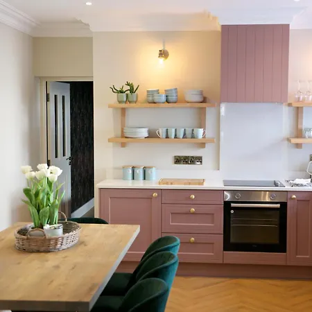 No 1 St George's Terrace. Ferienhaus *